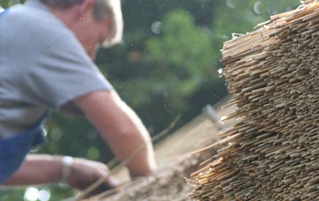 professional Capel Le Ferne thatchers